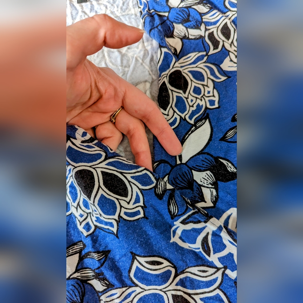George brand, Med ladies dress w/pockets!! Cute blue with flower details - Picture 8 of 17